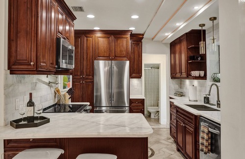 Buena Vista House | Miami Design District 4 Bedroom 3 Bathroom Home - Amazing backyard with POOL