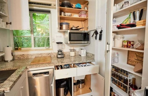 El Portal House | Miami Pool Cottage Su