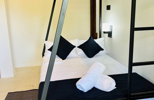 Weligama Hotel | Mich's Surf Villa & Hostel