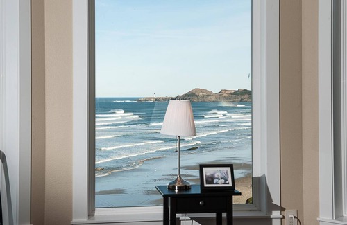 Newport Condo | Michael's Beach Place @ Shoreline Ridge