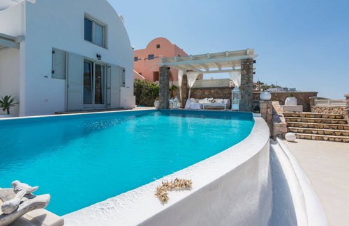 Akrotiri Villa | Michaela Residence by Fantasia Villas