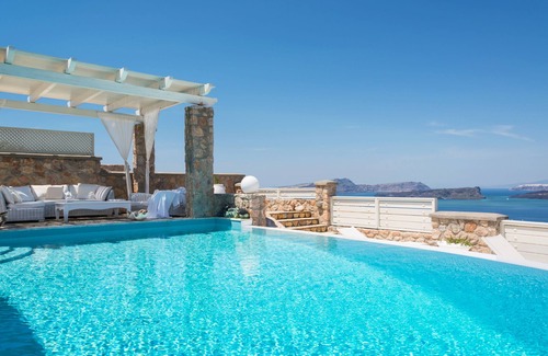 Akrotiri Villa | Michaela Residence by Fantasia Villas