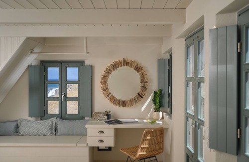 Kamari Villa | Michelangelo Beach Villa
