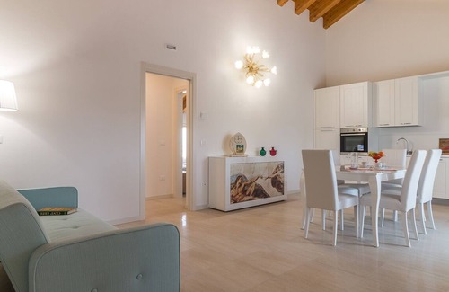 Cimadolmo House | Michelangelo is a spacious and bright apartment