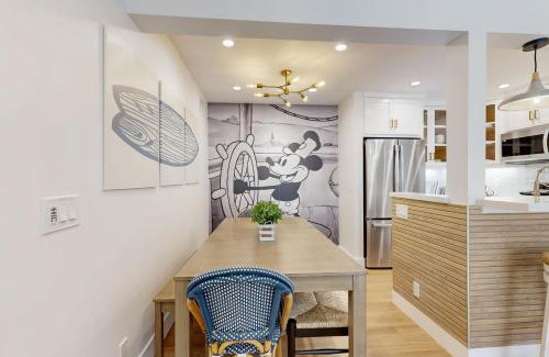 Hermosa Village Apartment | Mickey's Hideaway