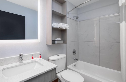 Cornelius Hotel | Microtel Inn by Wyndham Cornelius/Lake Norman