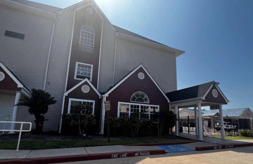 Nassau Bay Hotel | Microtel Inn & Suites by Wyndham Houston/Webster/Nasa/Clearlake