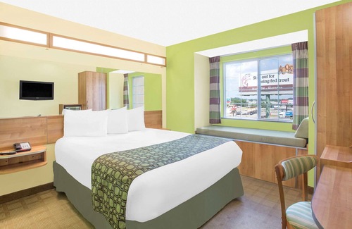 Florence Hotel | Microtel Inn & Suites by Wyndham Tuscumbia/Muscle Shoals