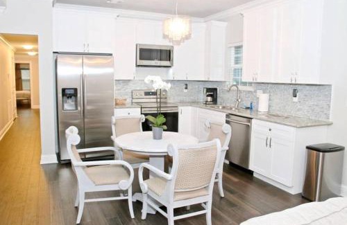 Tulane - Gravier House | Mid-city 3-br Apt Near Superdome