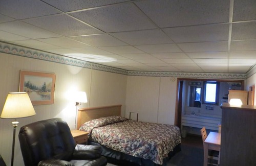 Kearney Hotel | Mid Town Western Inn