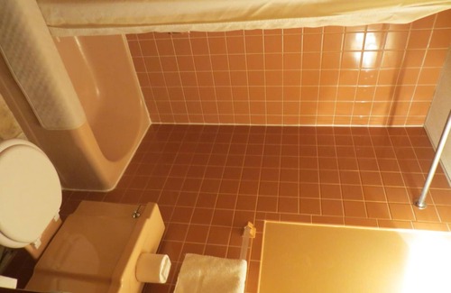 Kearney Hotel | Mid Town Western Inn