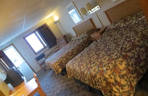 Kearney Hotel | Mid Town Western Inn