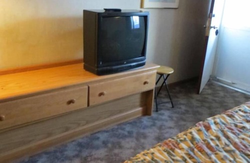 Kearney Hotel | Mid Town Western Inn