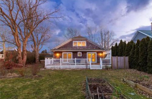 Newport East House | Middletown Bungalow - RIBryan Property