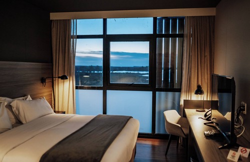 Carlos Reyles Hotel | Midland Hotel & Resort