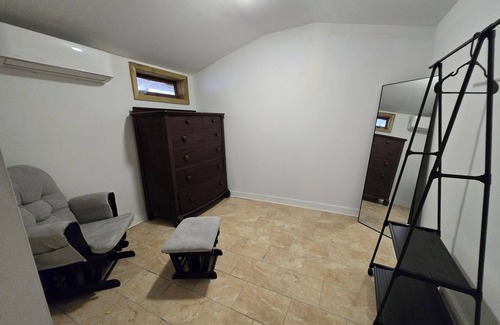 Mobile Cottage | Midtown Guesthouse 15 Minute Walk to Downtown Entertainment