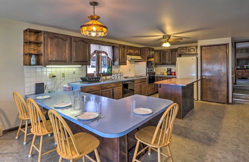 Mifflinburg House | Mifflinburg Farmhouse w/Deck: Family Friendly!
