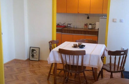 City Center House | Migex apt 1 bed dorm 10 eur po gostu- pet frendly