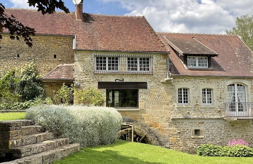 Thury Cottage | Mill from the 17th Century on a large land crossed by a stream
