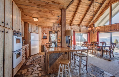 Banner Elk House | Million Dollar View/Amazing Cabin/Hot tub/Foosball/Wifi/Charming home