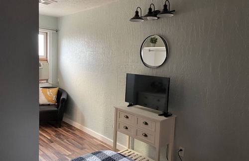 Fall River Mills Hotel | Millz Manor at Fall River Millz