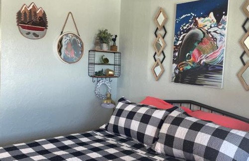 Fall River Mills Hotel | Millz Manor