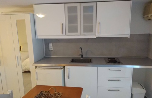 Adamas House | Milos Bay Suites
