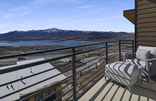 Hideout House | Miner's Hideout by Casago