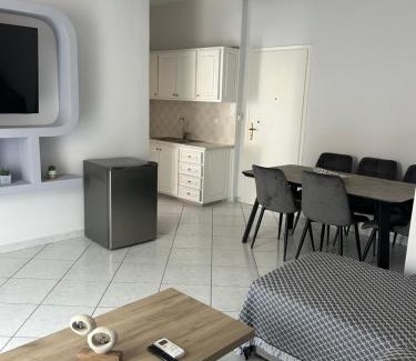 Petalidi Apartment | Minimal Stay House