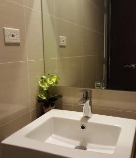 Lapu-Lapu Apartment | Minimalist 1BR Mactan Newtown Suite w Pool