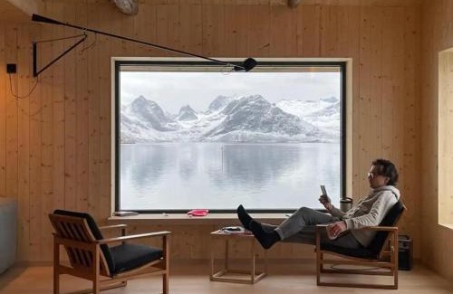 Flakstad House | Minkfarmen, Spacious seaside cabin with scenic view