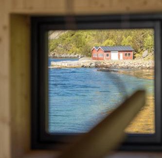 Flakstad House | Minkfarmen, Spacious seaside cabin with scenic view