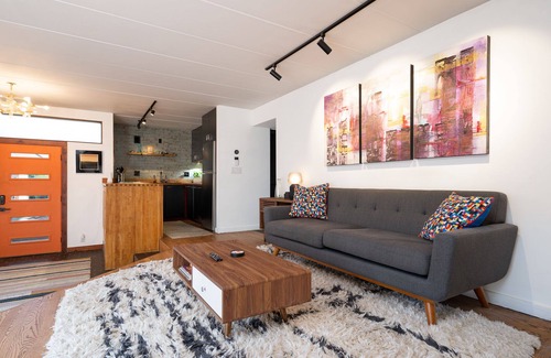 Seward House | MINNeSTAY* Dove's Nest