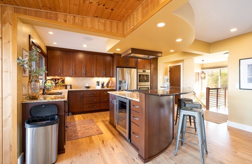 Red Wing House | MINNeSTAY* The Lakeview | Modern