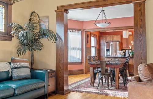Kingfield House | MINNeSTAY* Urban Retreat