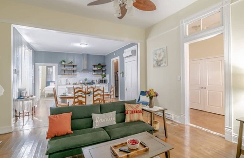 Mobile House | Mins from Historic Downtown - Pretty Peach Palace