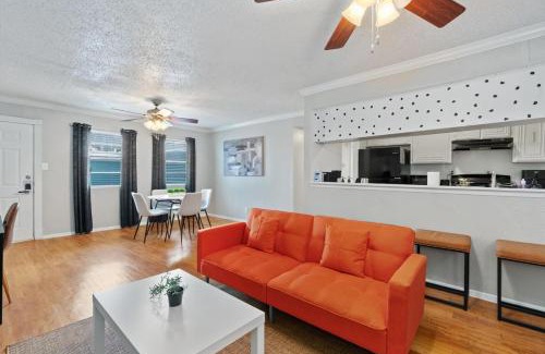 Brentwood Apartment | Mins to Downtown - Stunning Austin Haven - Pool