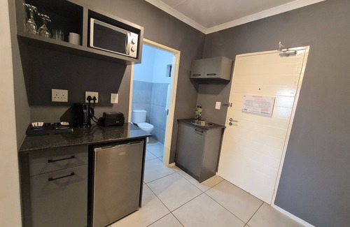 Greater Johannesburg Metropolitan Area Hotel | MINT Express Melrose View