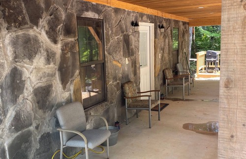 Coffeeville Cabin | Minutes away from one of the greatest crappie fishing lakes in the world