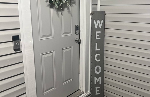 Birmingham House | Minutes from Birmingham and Hoover! Enjoy with Family for Fun & Fellowship