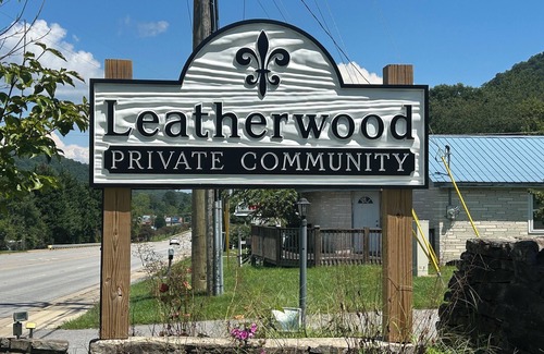 Maggie Valley Cottage | Minutes from Snow Tubing