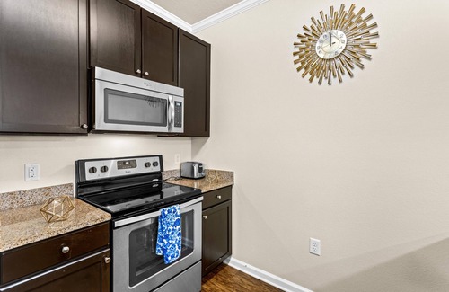 Deerwood Apartment | Minutes from Town Center & Mayo Clinic w/2 Huge pools & gym