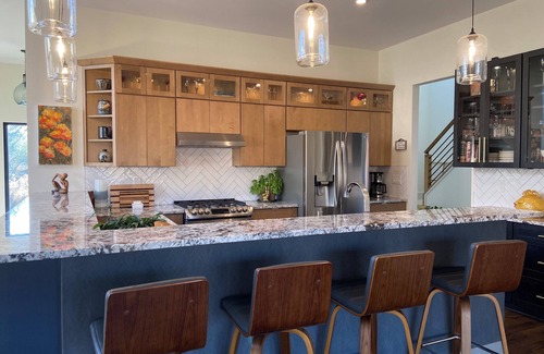Youngstown House | MINUTES to Niagara Falls, UNIQUE Custom Home, PRIVATE Woodland Retreat, HOT TUB
