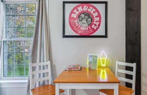 Bridgewater Hotel | Minutes to Woodstock Hiking Ben & Jerry Suite