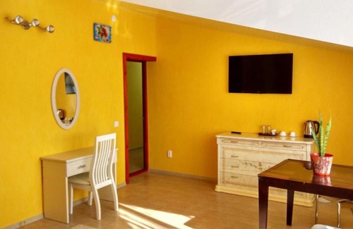 Nefteyugansk Bed & Breakfast | Mira 18A