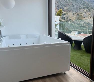 Albanchez de Magina Apartment | Miramundos Suite - Yacuzzi privado en Sierra Magina