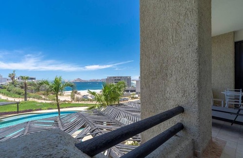 Buenos Aires Sur Apartment | Missiones del Cabo Newly renovated lock off Condo