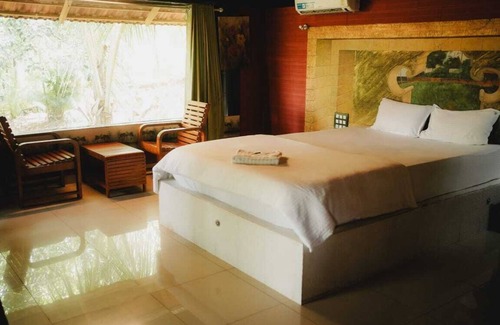 Sulthan Bathery Resort | Misty Night Jungle Side Resort