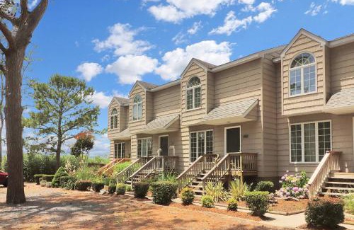 Chincoteague House | Misty's Thicket - Water access; Screened porches!
