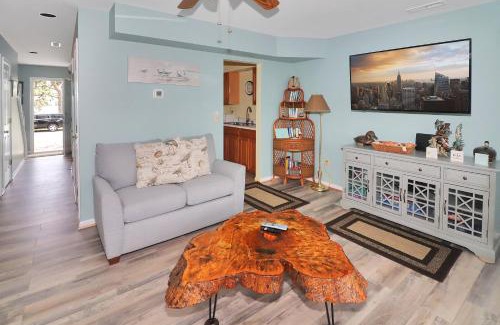 Chincoteague House | Misty's Thicket - Water access; Screened porches!